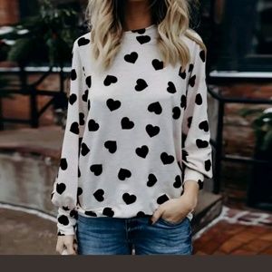 HEART PULLOVER TOP